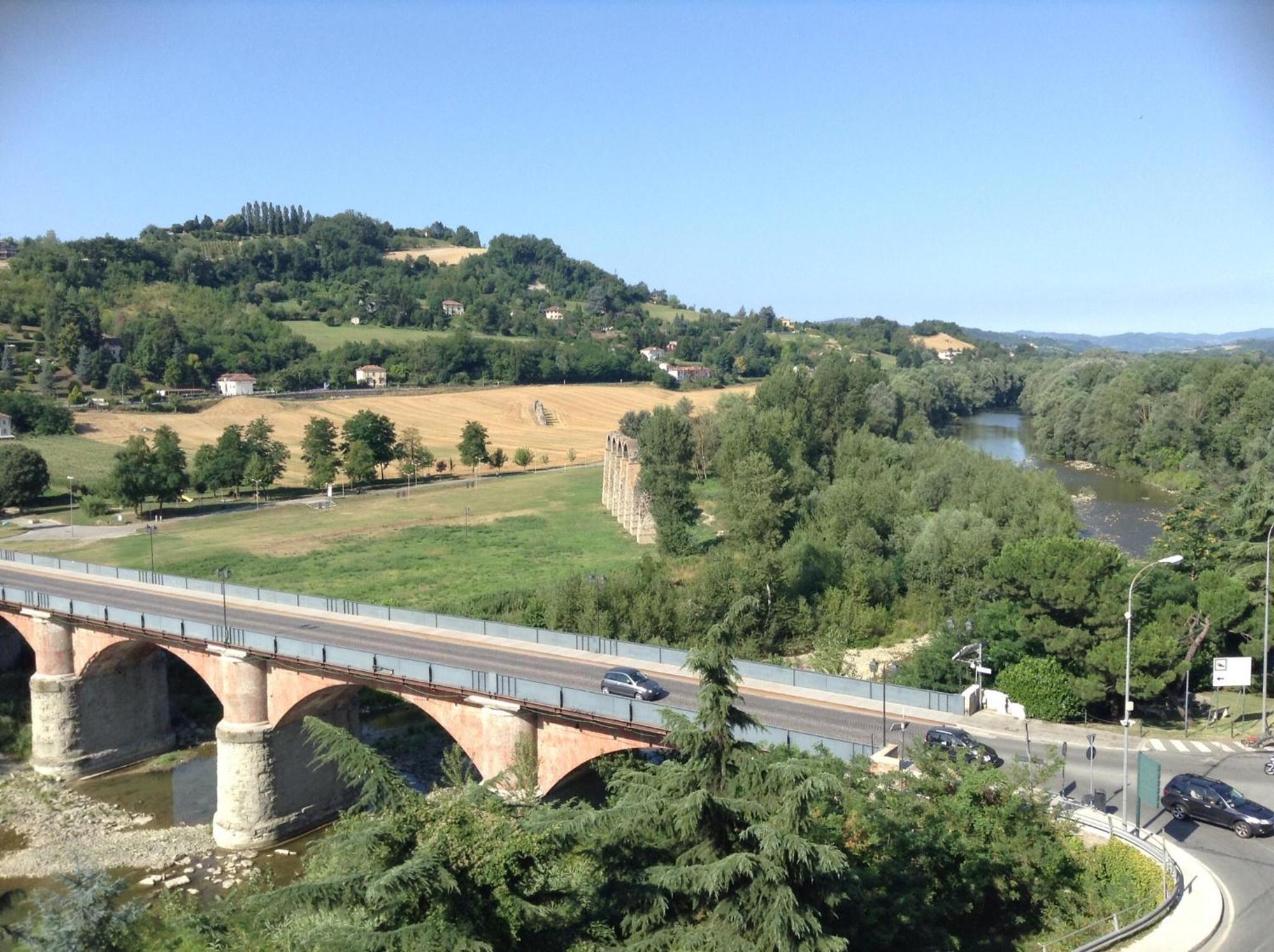 Appartamento Lella Con Meravigliosa Vista Vicino Alle Terme Acqui Terme Rum bild